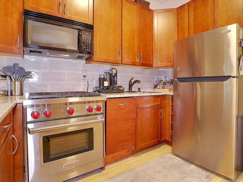 554 Observer Hwy #1R