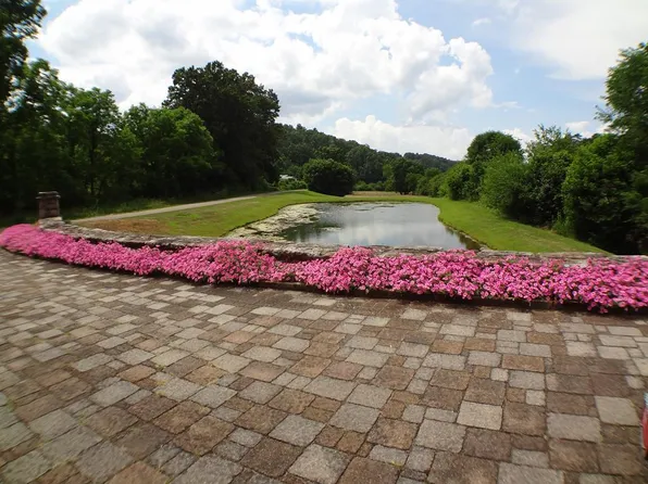 24 Porter Creek Dr, Franklin, NC 28734