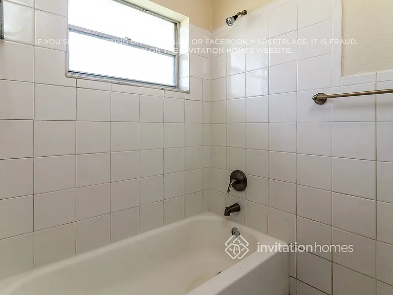 937 SE 3rd Ave — Photo 15