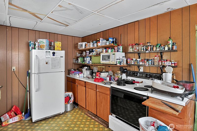 3rd image of 11941 Schold Road NW