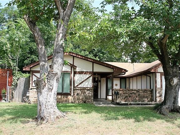 2nd image of 2114 Red Oak Dr
