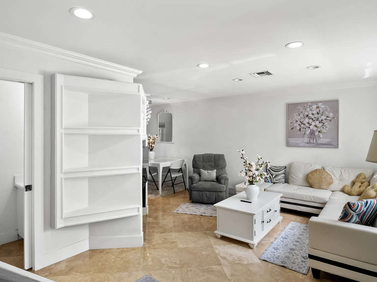 2 bed, 1124 sqft, $2,550 — Photo 2