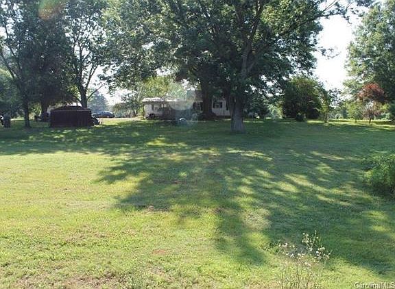 4th image of 148 Leslie Loop