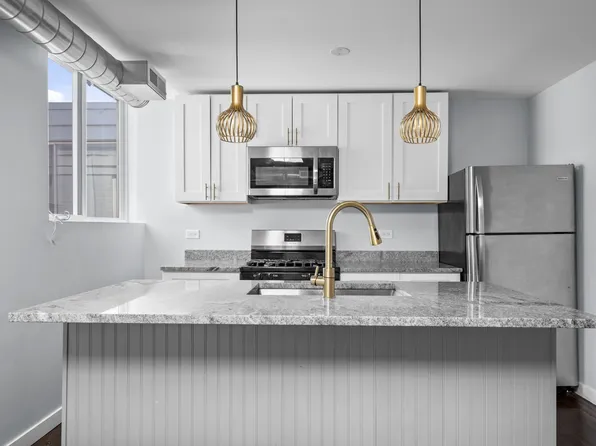 2945 W Peterson Ave Suite 204, Chicago, IL 60659