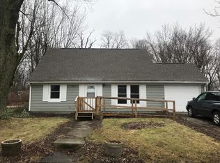 530 Blueberry Ln, Fort Wayne, IN 46825