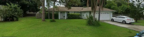 1741 SE Lorraine St Photo 1