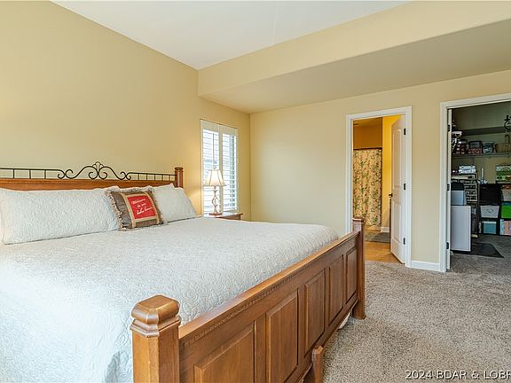 3rd image of 92 Lani Ln