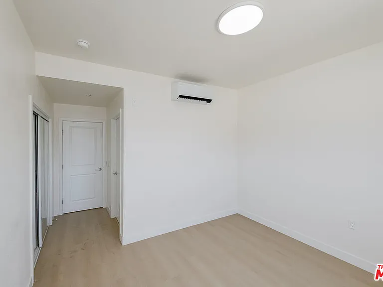 233 N Chicago St — Photo 18