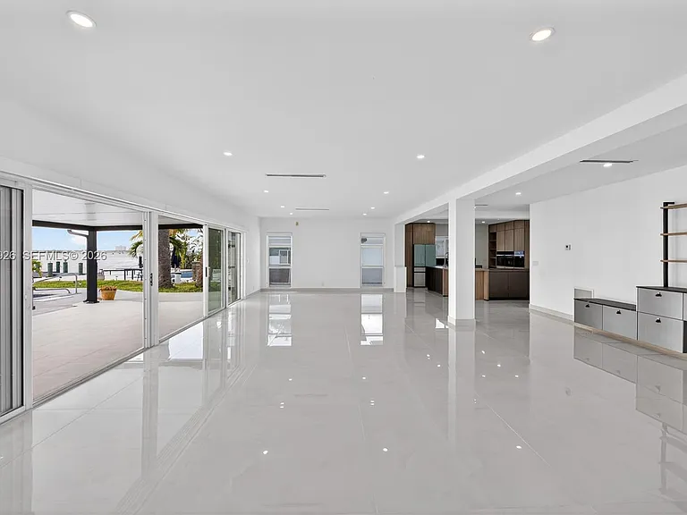 1101 S Shore Dr #1 — Photo 4