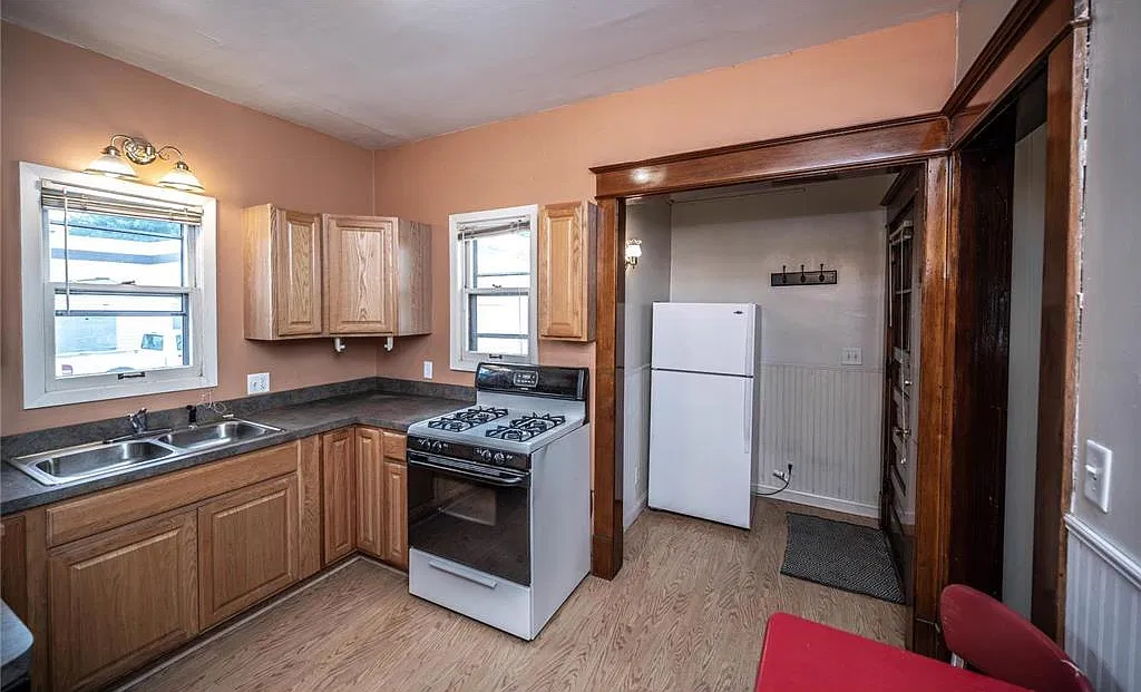 5 bed, $3,125 — Photo 2