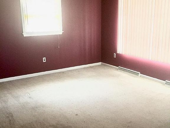 2nd image of 30 Edmonds Ave