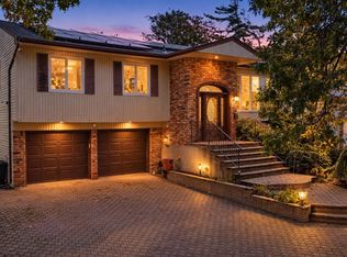23 Gale Drive, North Woodmere, NY 11581