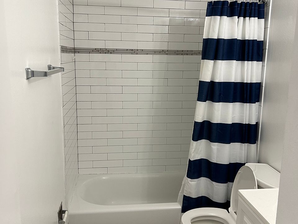 1st image of 5606 S Manhattan Ave APT B