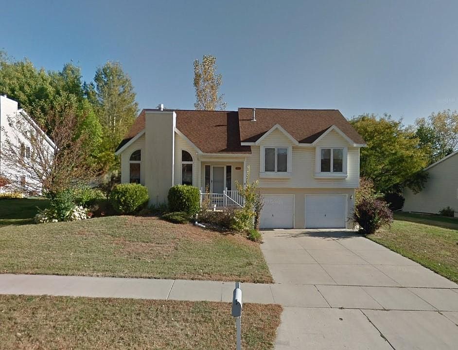 1st image of 2141 Parkwood Hills Dr NE