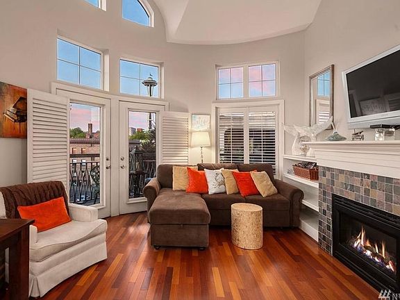 4th image of 133 Queen Anne Ave N #Penthouse
