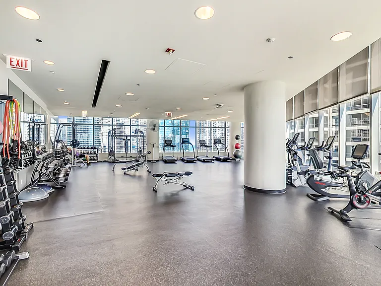 340 E Randolph St #4901 — Photo 38