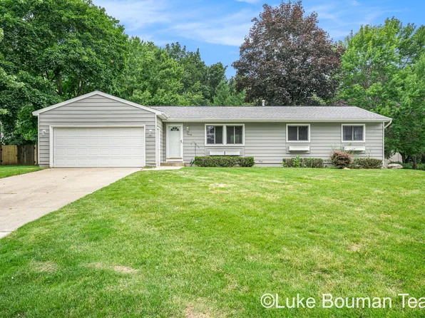 6045 Adaway Ct SE, Ada, MI 49301