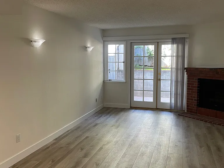 Reeves street luxury apartments — Photo 9