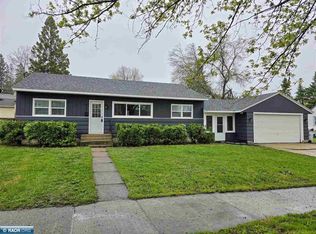 615 6th St NW, Chisholm, MN 55719