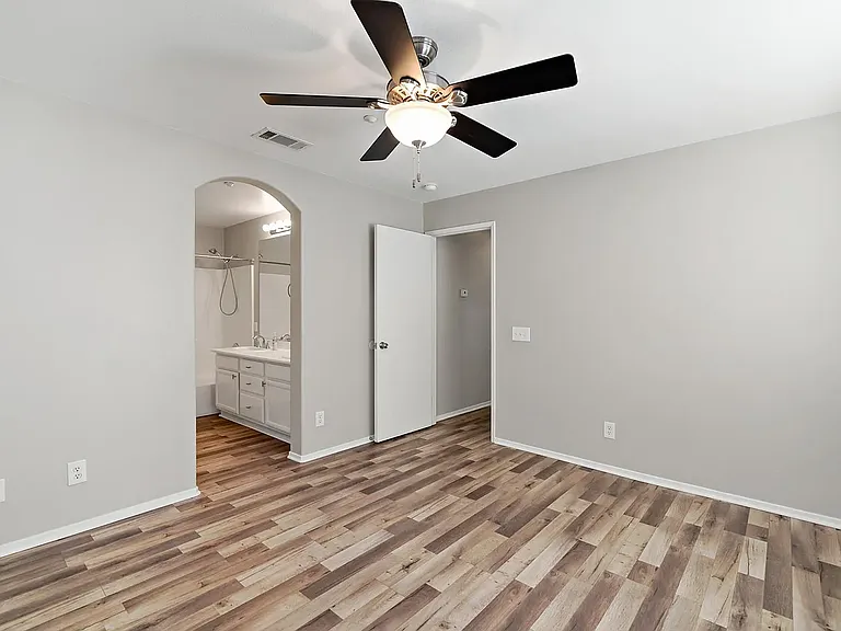 30262 Sunbreeze Bay Ln #F — Photo 11