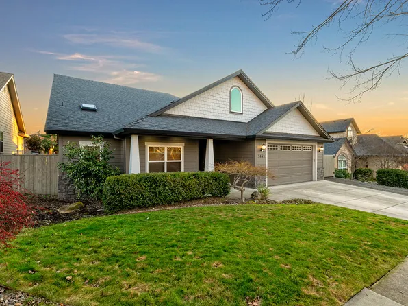 3864 Crystal Springs Dr, Medford, OR 97504