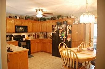 4th image of 805 SW Graystone Dr