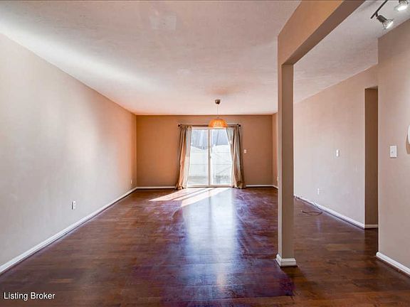 3rd image of 706 La Fontenay Ct