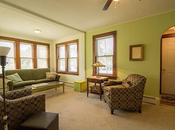 4th image of 427 Forest Ave