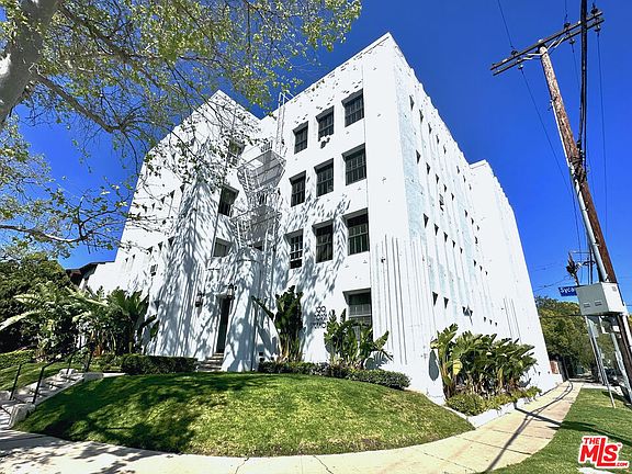 2nd image of 100 N Sycamore Ave