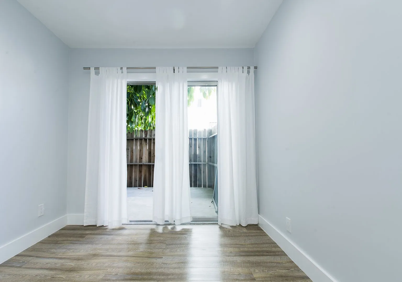 Runyon Canyon Properties, LLC (1636 N. Fuller Avenue) — Photo 4