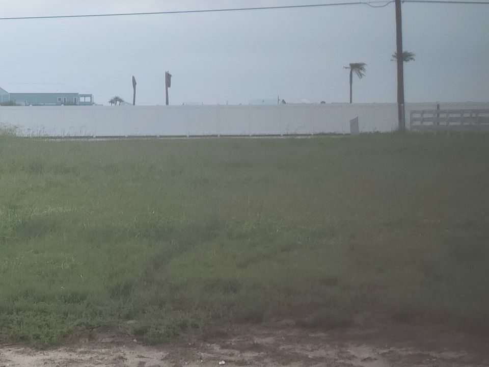 2nd image of 28 Copano Ridge Rd