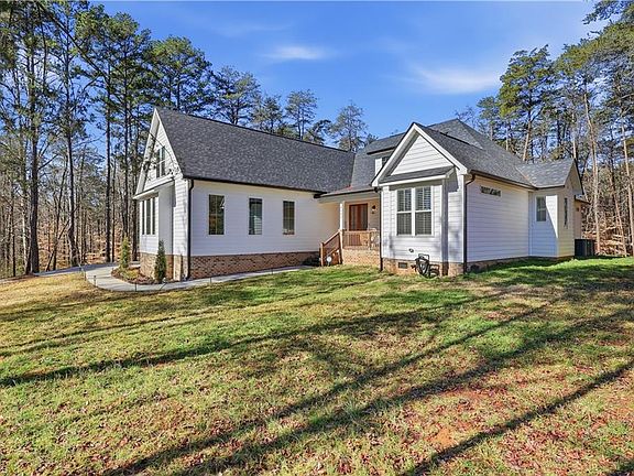 3rd image of 4980 Foster Rd