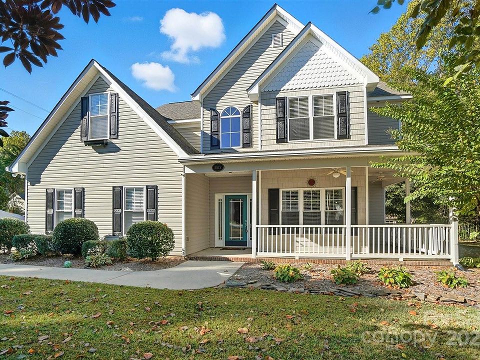 1st image of 3633 Creek Ridge Dr