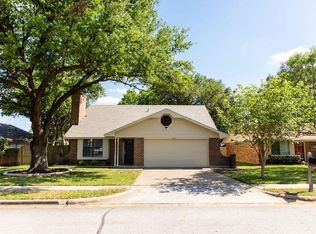 2216 Homecraft Ln, Bedford, TX 76021