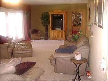 4th image of 11805 Larkdale Dr