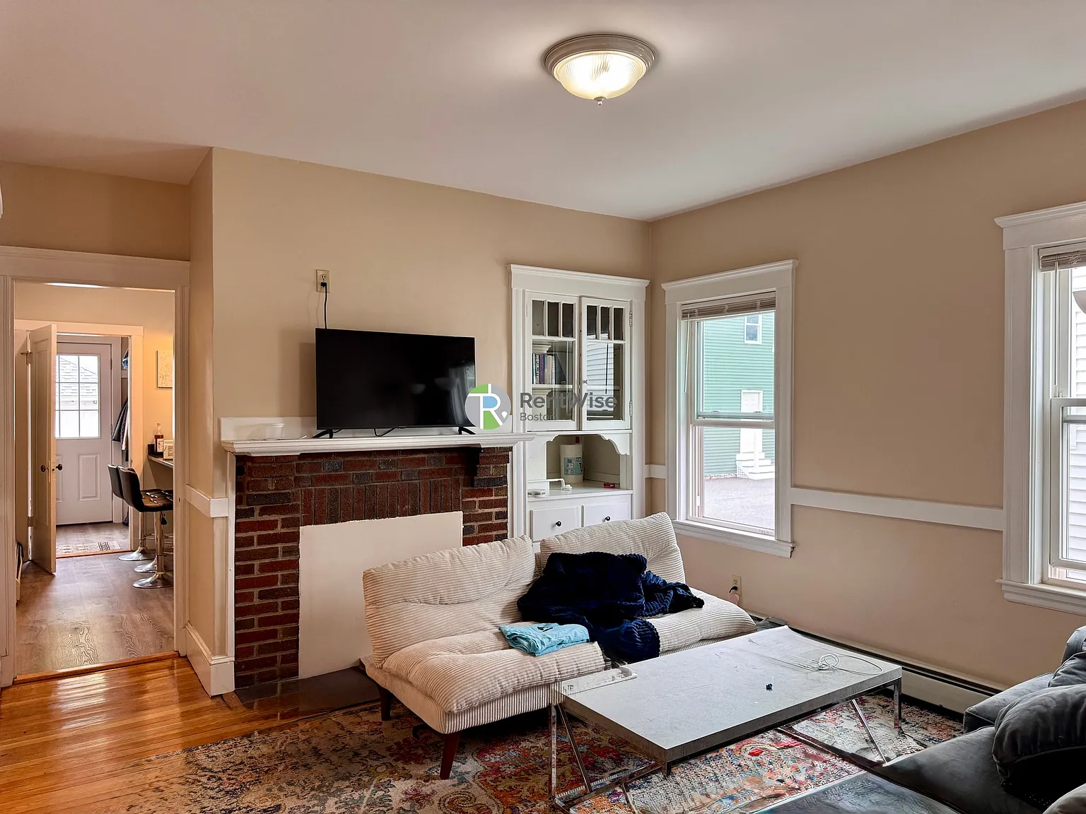 3 bed, 1.0 bath, $4,050 — Photo 3