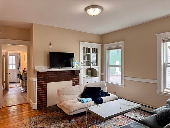 3rd image of 95 Winthrop St