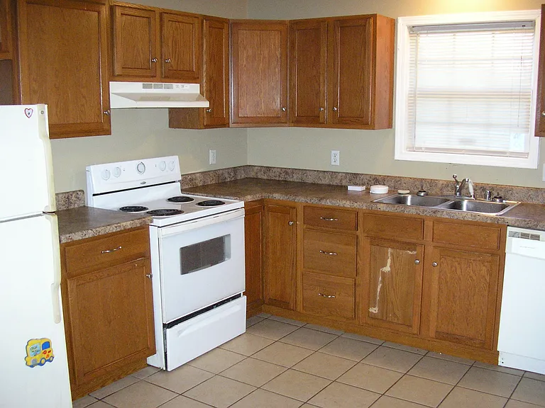 406 Clark St #B — Photo 3
