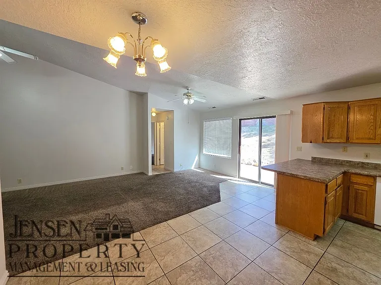640 E Vermillion Ave — Photo 6
