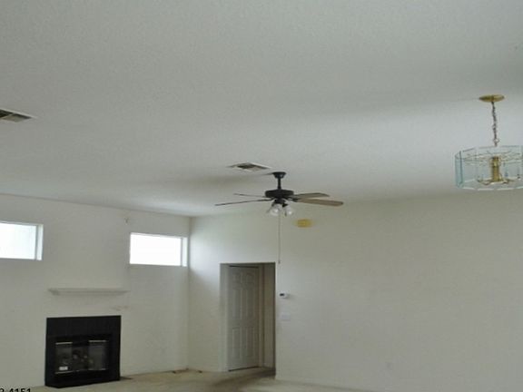 4th image of 9280 Westshore Dr