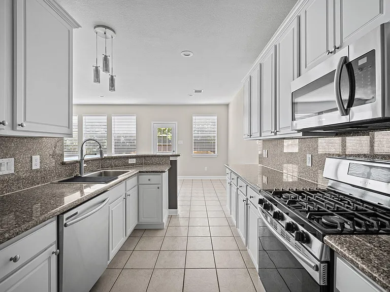 11 Scenic Brook Ct — Photo 10