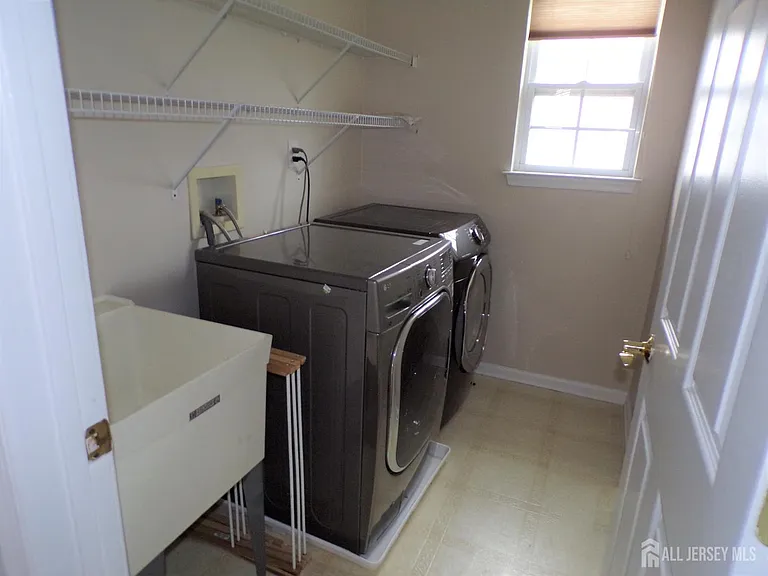 106 Sayreville Blvd S — Photo 20