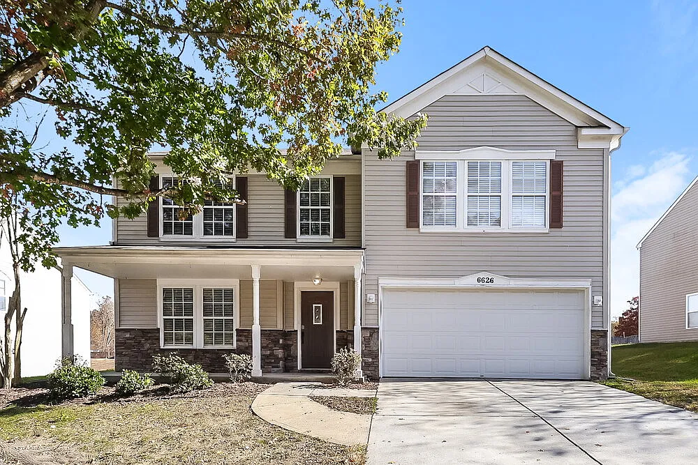 3 bed, 2.5 bath, 2710 sqft, $2,295 — Photo 1