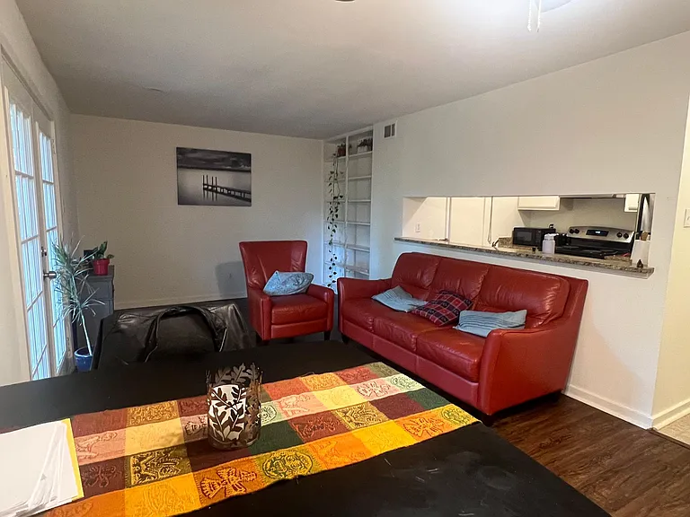 3619 W Markham St #9 — Photo 6