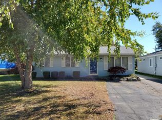 37450 Lakeville St, Harrison Township, MI