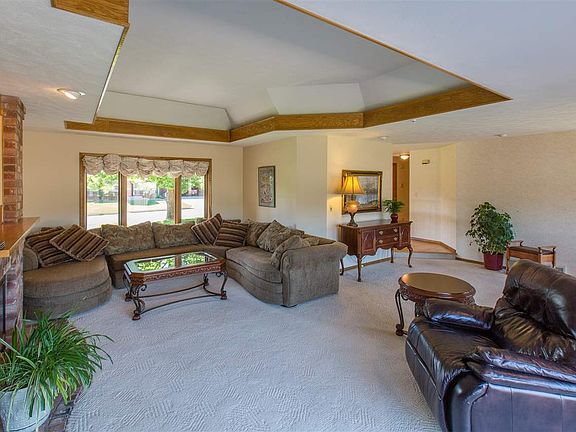 3rd image of 4517 S Sumac Dr