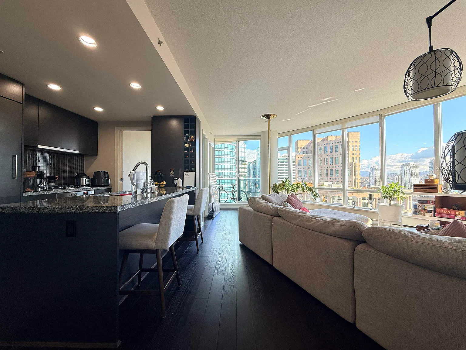 2 bed, 1184 sqft, $4,200 — Photo 4