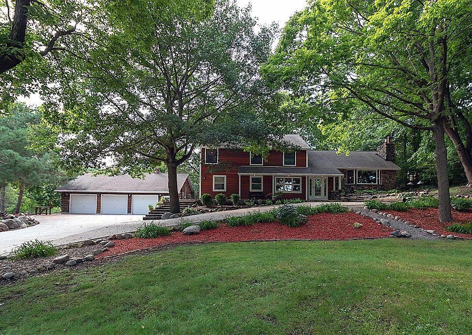 1st image of 302 River Park Dr