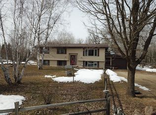 60415 340th St, Warroad, MN 56763