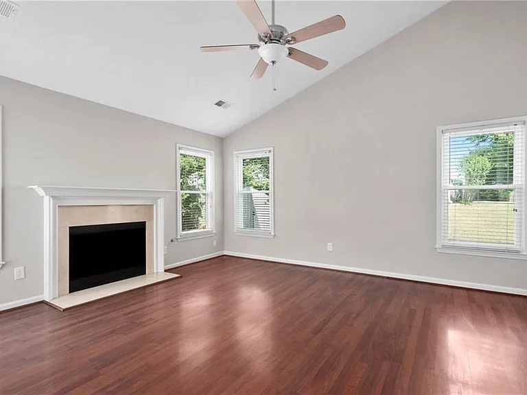 465 Mikasa Dr — Photo 11